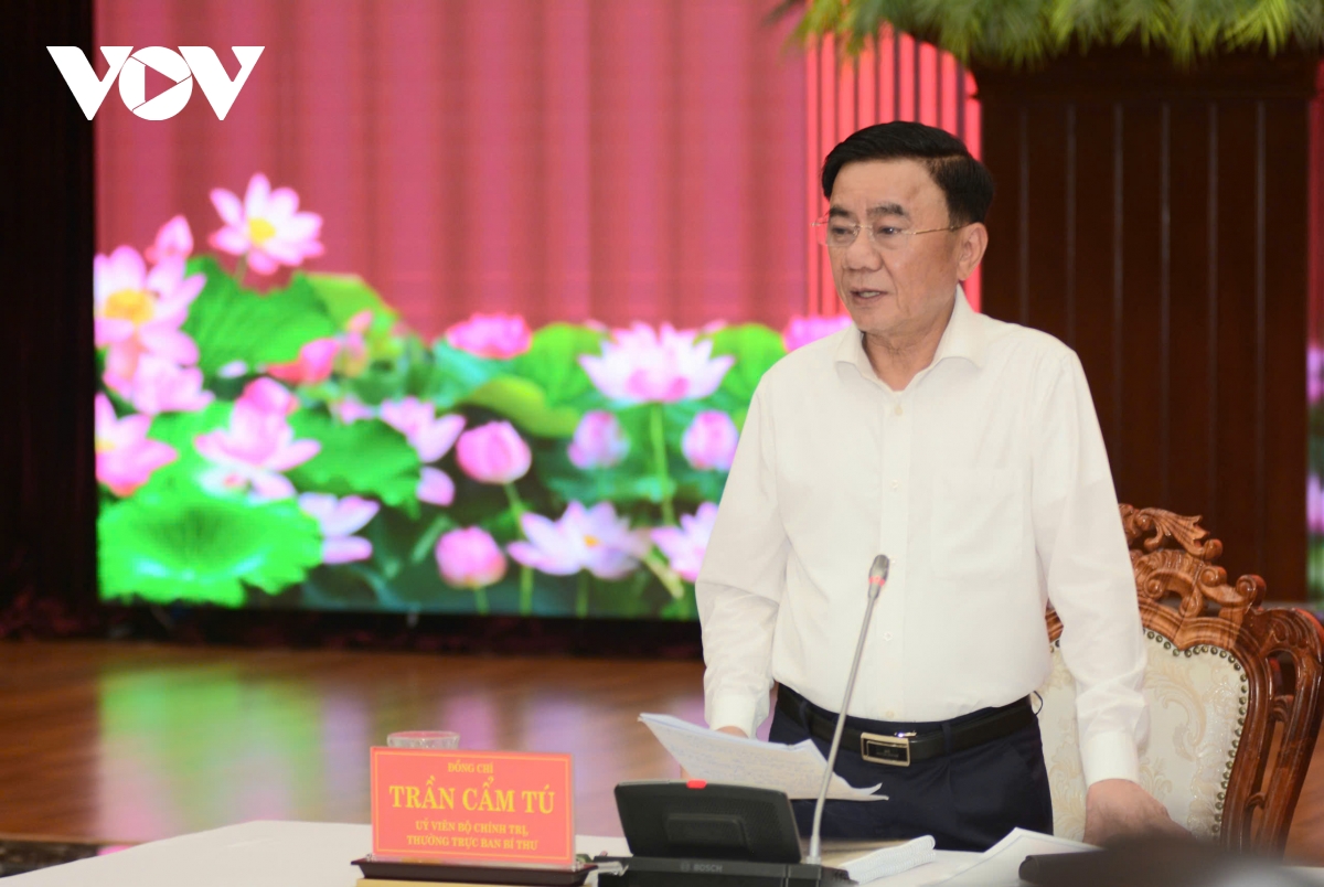 Ông Trần Cẩm Tú: “Chuẩn bị tốt các điều kiện khi thực hiện chính quyền 3 cấp”